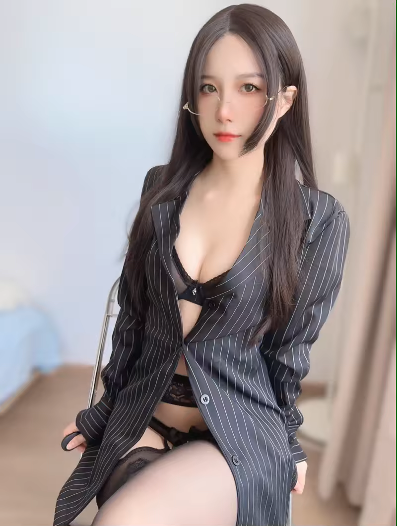 布丁大法-NO.158 2025年07月 私人OL[14P-1V-92.8M]