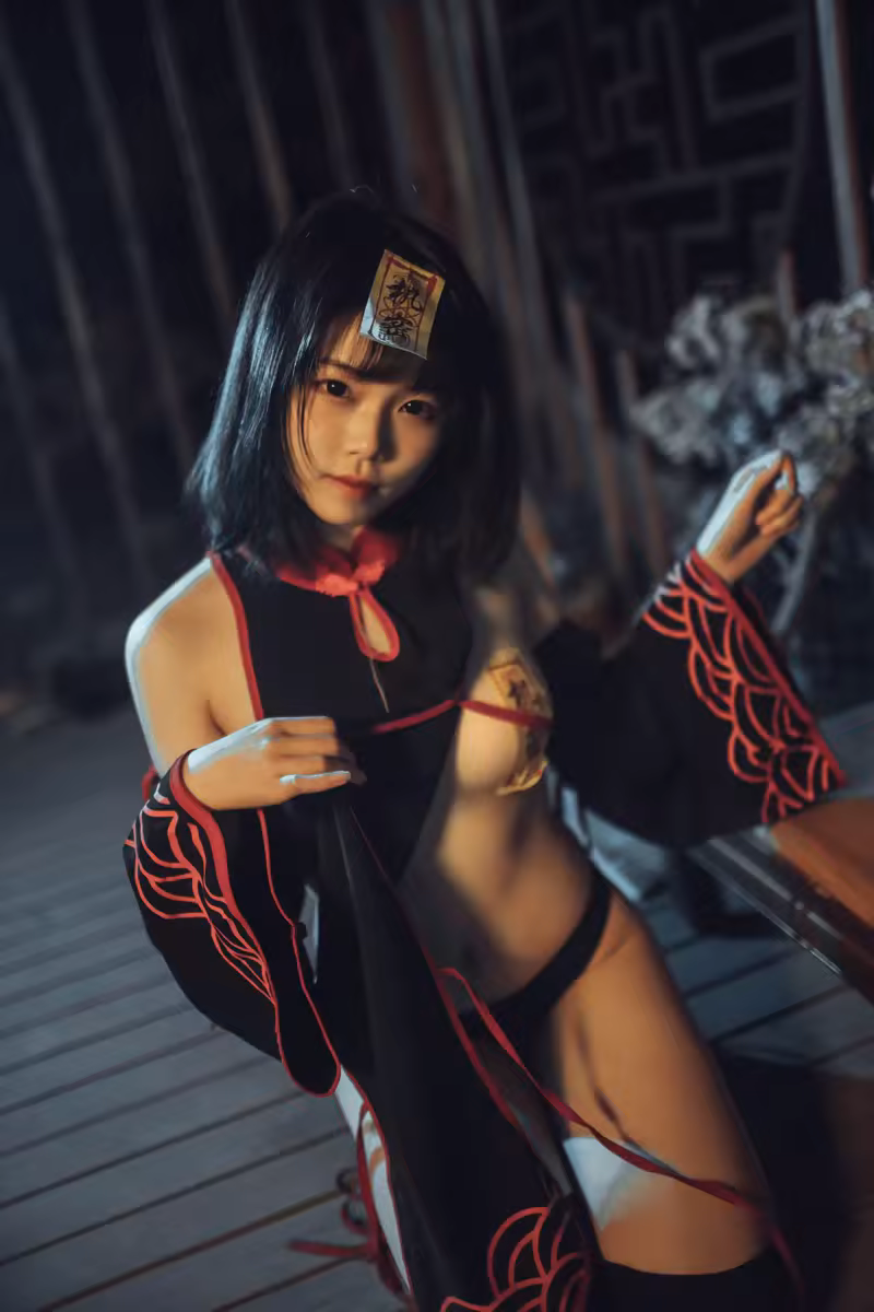 七月喵子 NO.001 小僵尸 [22P-179MB]